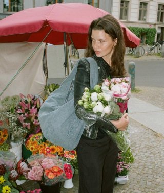 Liebeskind Farrah Hobo L - Blassblau