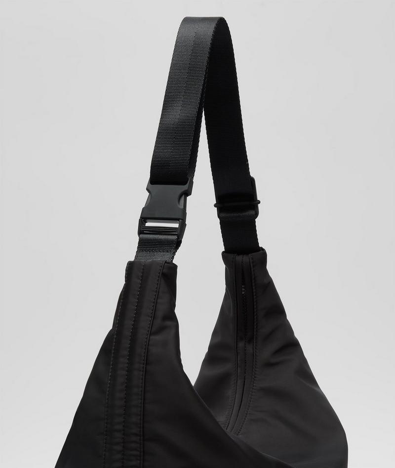 Liebeskind Nylon Hobo L - Schwarz